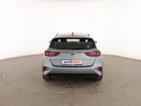 Usado Kia Ceed 120 CV (88 kW) 2021 Gris Utilitario