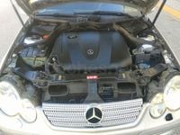 Usado Mercedes C200 Sport Edition 122 CV (89 kW) 2007 Gris / plata Berlina