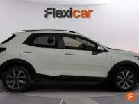 Usado Kia Stonic 84 CV (61 kW) 2022 Blanco SUV