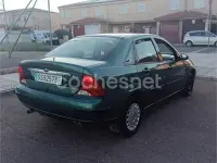 Usado Ford Focus Ambiente 100 CV (73 kW) 2000 Verde Berlina