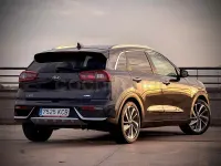 Usado Kia Niro 141 CV (103 kW) 2017 Azul SUV