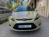 Usado Ford Fiesta Ambiente 68 CV (50 kW) 2009 Beige Berlina