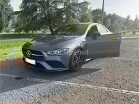 Usado Mercedes CLA180 136 CV (100 kW) 2023 Gris / plata Coupe