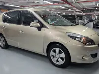 Usado Renault Scénic III Dynamique 130 CV (95 kW) 2012 Beige Monovolumen