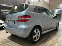 Usado Mercedes B200 140 CV (102 kW) 2005 Azul Monovolumen