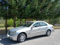 Usado Mercedes C320 Elegance 218 CV (160 kW) 2001 Gris / plata Berlina