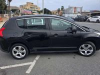 Usado Peugeot 3008 111 CV (81 kW) 2010 Negro Familiar
