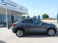 Usado VW T-Roc 150 CV (110 kW) 2025 Gris / plata SUV