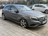 Usado Mercedes A180 Urban 109 CV (80 kW) 2015 Gris / plata Berlina