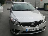 Usado Kia ProCeed 90 CV (66 kW) 2012 Gris / plata Utilitario