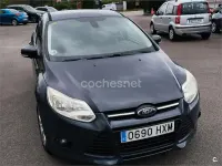Usado Ford Focus Trend 115 CV (84 kW) 2014 Gris / plata Berlina