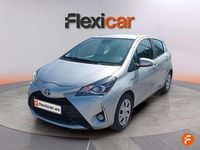 Usado Toyota Yaris Hybrid Active 100 CV (73 kW) 2019 Gris Utilitario