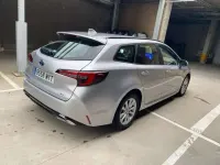 Usado Toyota Corolla Active 140 CV (102 kW) 2025 Plateado Familiar