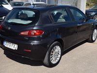 Usado Alfa Romeo 147 Distinctive 120 CV (88 kW) 2007 Negro Utilitario