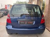 Usado Mercedes A180 116 HP (85 kW) 2011 Azul Monovolume