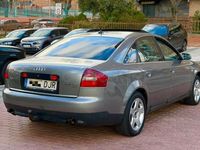 Usado Audi A6 180 CV (132 kW) 2001 Gris / plata Berlina