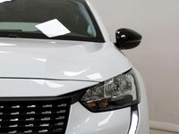Usado Peugeot 208 Active 75 CV (55 kW) 2023 Blanco Utilitario