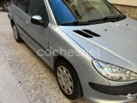 Usado Peugeot 206 70 CV (51 kW) 2005 Azul Berlina