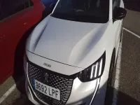 Käytetty Peugeot e-208 GT 100 kW (136 HP) 2021 Valkoinen Viistoperä