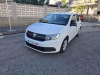 Usado Dacia Sandero Lauréate 75 CV (55 kW) 2017 Blanco Utilitario