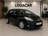 Usado Toyota Yaris Active 99 CV (72 kW) 2013 Negro Utilitario