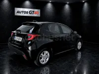 Usado Toyota Yaris 125 CV (91 kW) 2023 Negro Utilitario
