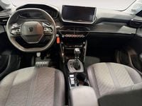 Usado Peugeot 208 Allure 100 CV (73 kW) 2025 Gris Utilitario