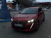 Usado Peugeot 208 Allure 100 CV (73 kW) 2020 Granate Utilitario