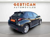 Usado Toyota Yaris Hybrid Active 116 CV (85 kW) 2022 Negro Utilitario