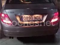Usado Mercedes 200 75 CV (55 kW) 1993 Gris / plata Familiar
