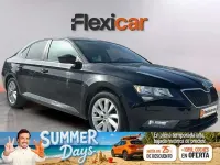 Usado Skoda Superb Active 150 CV (110 kW) 2018 Negro Familiar