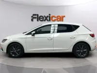 Usado Seat Leon Style Plus 125 CV (91 kW) 2018 Blanco Berlina
