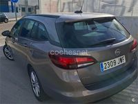 Usado Opel Astra Dynamic 110 CV (80 kW) 2017 Beige Familiar