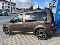 Usado VW Caddy Comfortline 102 CV (75 kW) 2014 Marrón Monovolumen