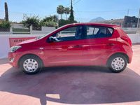Käytetty Hyundai i20 75 HP (55 kW) 2013 Punainen Viistoperä