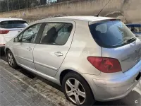 Usado Peugeot 307 90 CV (66 kW) 2004 Gris / plata Berlina