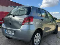Usado Toyota Yaris 69 CV (50 kW) 2009 Gris / plata Utilitario