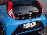 Usado Toyota Aygo X-wave 69 CV (50 kW) 2018 Azul Utilitario