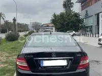 Usado Mercedes C220 170 CV (125 kW) 2010 Negro Berlina