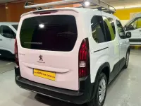 Usado Peugeot Rifter Active 100 CV (73 kW) 2021 Blanco Monovolumen