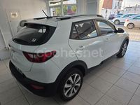 Usado Kia Stonic 84 CV (61 kW) 2023 Blanco SUV