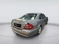 Usado Mercedes E270 Avantgarde 177 CV (130 kW) 2003 Azul Berlina