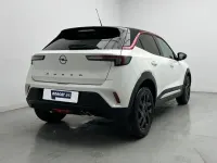Usado Opel Mokka GS Line 130 CV (95 kW) 2022 Blanco SUV