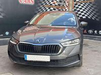 Usado Skoda Octavia Ambition 116 CV (85 kW) 2022 Plateado Utilitario