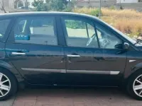 Usado Renault Scénic Authentique 120 CV (88 kW) 2004 Negro Monovolumen