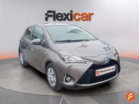 Usado Toyota Yaris Hybrid Active 100 CV (73 kW) 2019 Gris