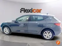 Usado Seat Leon Style 130 CV (95 kW) 2023 Gris