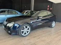 Usado Mercedes C180 143 CV (105 kW) 2007 Azul Berlina