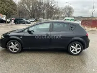 Usado Seat Leon Ecomotive 105 CV (77 kW) 2009 Negro Utilitario