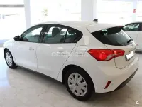 Usado Ford Focus Trend 95 CV (69 kW) 2020 Blanco Berlina